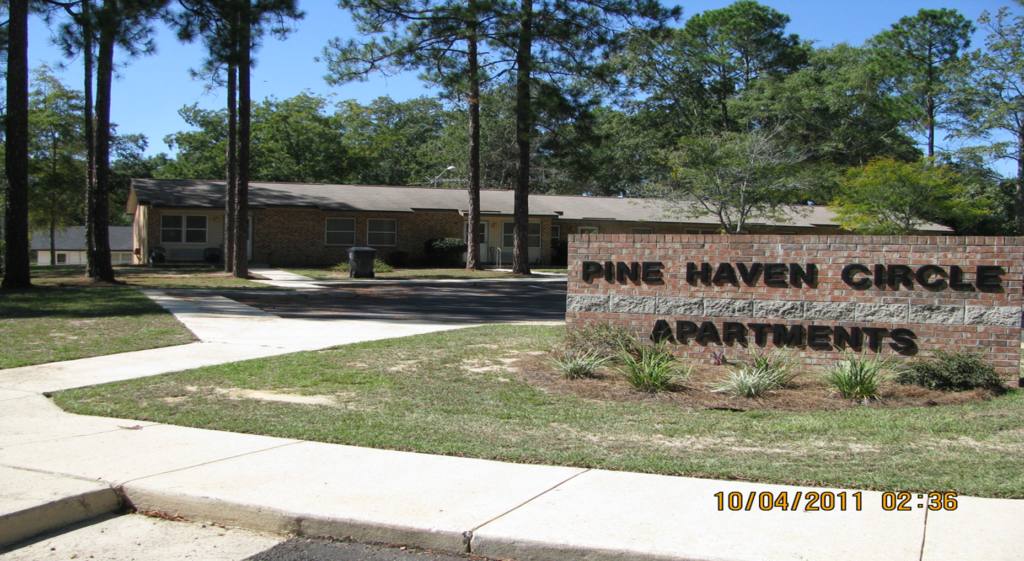 Pine Haven Circle Sign